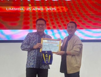 Arif Fathoni Raih Penghargaan Tokoh Penggerak Akuntabilitas Pemerintahan Daerah