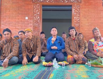 Warga RW 01 Donowati Sukomanunggal Gelar Tradisi Kebersamaan, Camat Apresiasi Kekompakan Warga