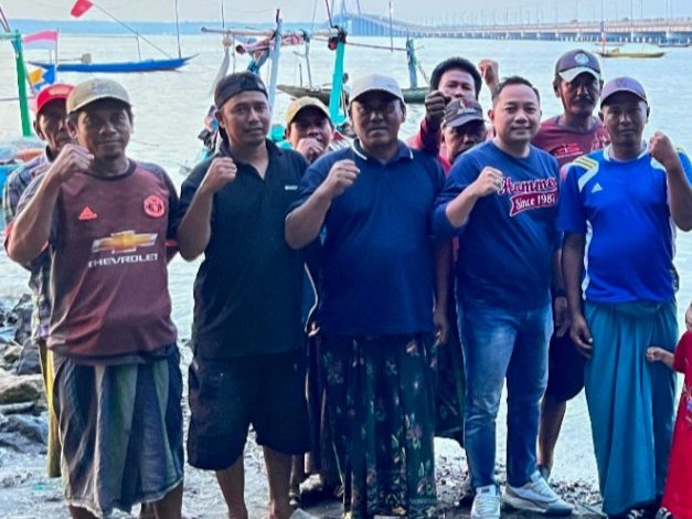 Abdul Malik Tinjau Fasilitas Nelayan Tambak Wedi, Dorong SPBUN Segera Direalisasikan