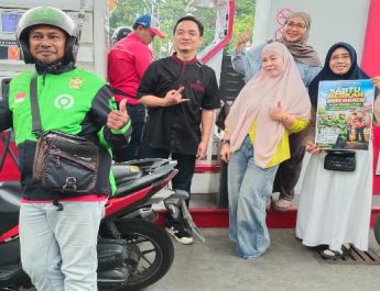 Aksi Sosial Sambut HJKS ke-733, Dua Komunitas Bagikan BBM Gratis untuk Ratusan Ojol