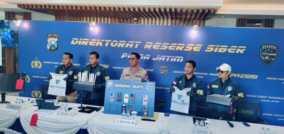 Palsukan Data OTP SIM Card Untuk Pinjol hingga Scamming, Tiga Pria Diamankan Siber Polda Jatim