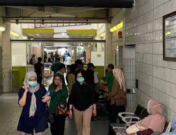 Terdapat Pasien Kritis & Meninggal Saat Evakuasi Kebakaran di Gedung PPJT RSUD dr Soetomo