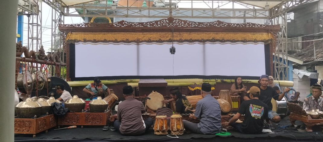 Sedekah Desa Bakalan Sumobito Jombang Meriah, Tradisi Potong Kerbau dan Wayang Kulit Tetap Dilestarikan