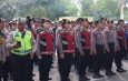 272 Personel Polrestabes Siaga Kawal Pawai Bunga HUT Kota Surabaya