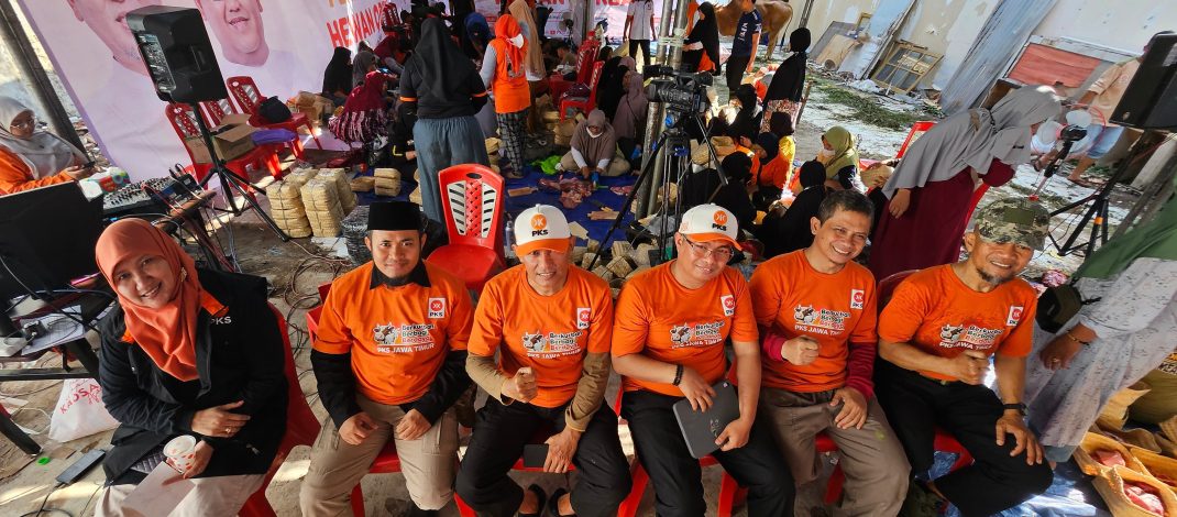 Dari Kader untuk Masyarakat, PKS Jatim Salurkan 71.555 Paket Kurban