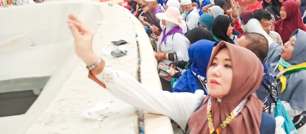Terpisah di Mina Bukan Akhir Segalanya, Ning Lia: Tetap Tenang dan Segera Hubungi Petugas