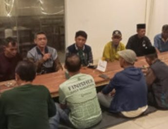 Aspirasi Mengalir di Malam Minggu, DPRD Ngopi Bareng Warga Babat Jerawat
