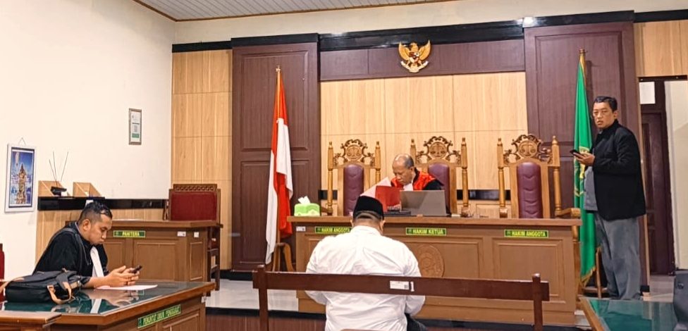 ASN DPUTR Didakwa Aniaya Rekan Kerja Saat Sidang Perdana di PN Gresik