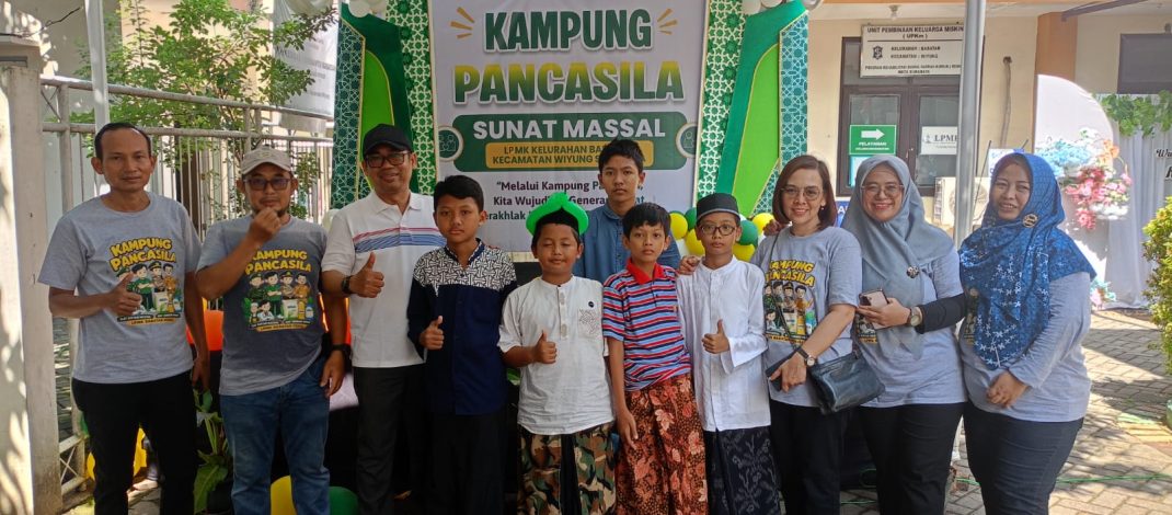 LPMK Babatan dan Forum Surabaya Berdaya Gandeng RSIA Graha Medika Gelar Khitan Massal untuk 31 Anak Kurang Mampu