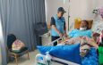Wawali Armuji Jenguk Korban Ricuh Konser Denny Caknan di RS Soewandhie, Pastikan Penanganan Medis Maksimal