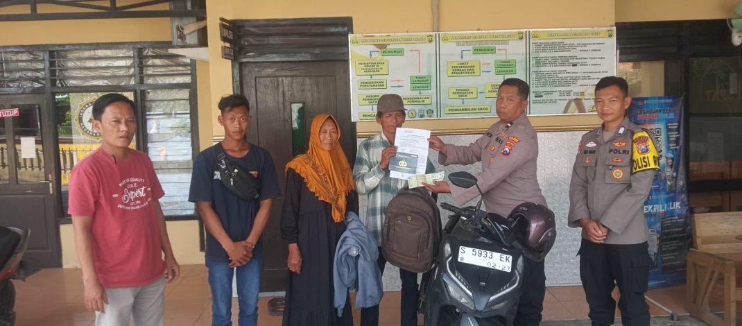Polsek Kembangbahu Serahkan Sepeda Motor Temuan kepada Keluarga Pemilik