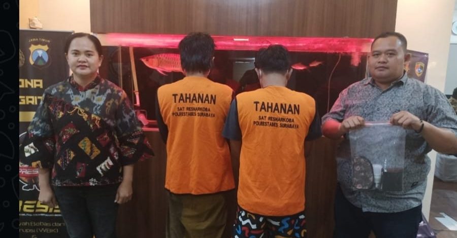 Pengedar Babatan Yang Diamankan Polrestabes Surabaya Sembunyikan Sabu dalam Bohlam Lampu