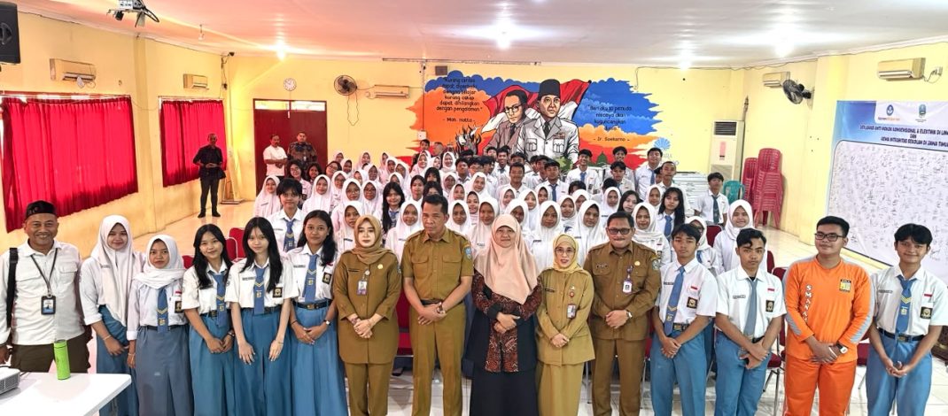 Temui Siswa SMA dan SMK, Reni Astuti Ajak Generasi Muda Kejar Prestasi Berlandaskan Akhlak