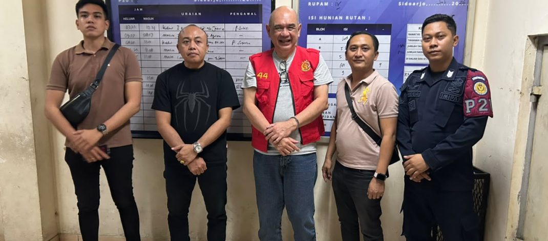 Tim Tangkap Buron Kejari Surabaya Ringkus Terpidana Kasus Penipuan Rp10 Miliar