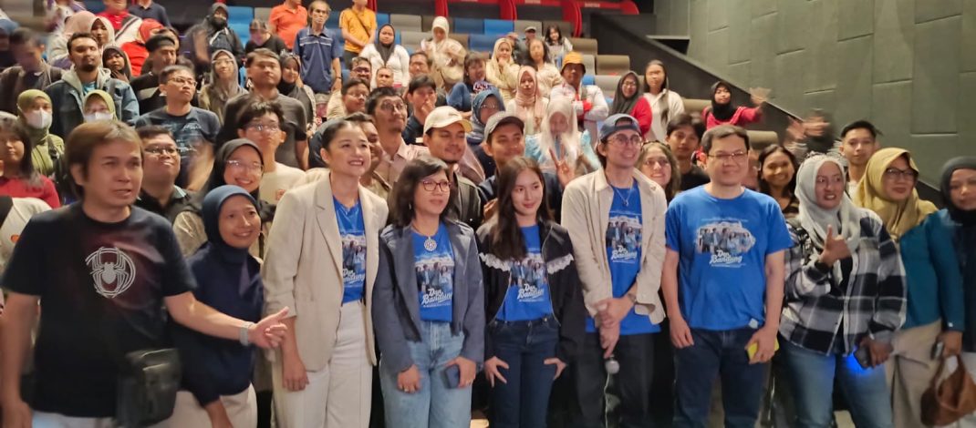 Roadshow Perdana Film Dan Bandung Disambut Antusias di Surabaya, Siap Tayang Serentak 20 Agustus 2026