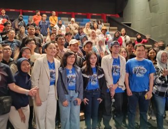 Roadshow Perdana Film Dan Bandung Disambut Antusias di Surabaya, Siap Tayang Serentak 20 Agustus 2026
