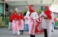 Semarak HUT ke-81 RI di Jemursari, Ning Lia Ikut Meriahkan Lomba Tradisional Bersama Warga