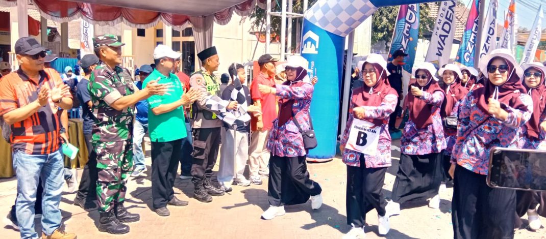 Forkopimcam Sidayu Lepas 208 Peserta Gerak Jalan 6,4 KM Rute Wadeng – Alun-alun