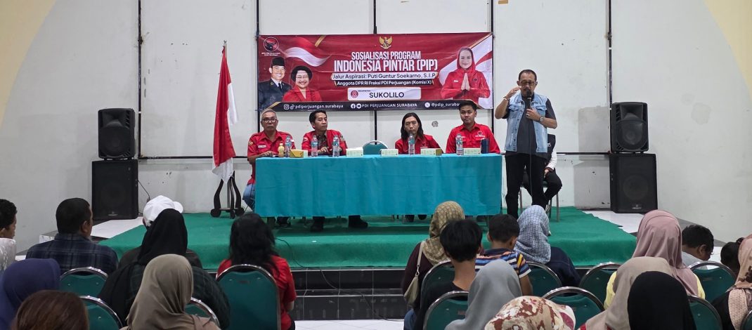 PAC PDI-P Sukolilo Salurkan PIP, Armuji Ingatkan Bantuan Diprioritaskan untuk Pendidikan