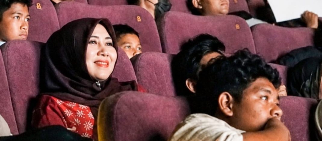 Bareng Konten Kreator se-Jatim Nonton Lebih Awal Film Istimewa, DPD RI Lia Istifhama Ungkap Film Pesan Sarat Humanisme