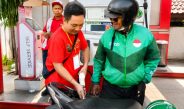 Komunitas Sahabat Surga dan Tolong Menolong Bagikan BBM Gratis untuk 200 Ojol Surabaya