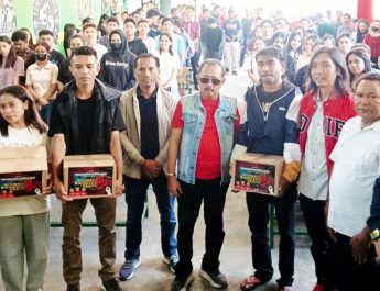 PDI Perjuangan Surabaya Salurkan 200 Paket Sembako untuk Mahasiswa NTT Terdampak Gempa