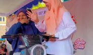 Semarak HUT RI ke-81, Reni Astuti Gelar Jalan Sehat dan Festival Lontong Balap di Wonokromo
