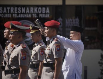 AKBP Irwan Tekankan Profesionalisme dan Pelayanan ke Tiga Pejabat Baru Polres Tanjung Perak