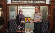 Kunjungi Polrestabes, Lia Istifhama Puji Humanis Ala Jogo Suroboyo