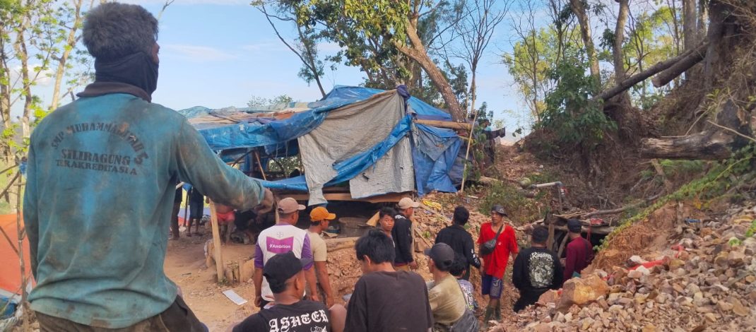 Longsor Tambang Emas Ilegal Pesanggaran Banyuwangi: 3 Selamat, 1 Masih Tertimbun