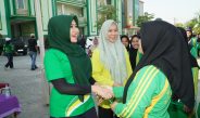 Diserbu Santri Minta Foto, Ning Lia Apresiasi Al-Fatimah