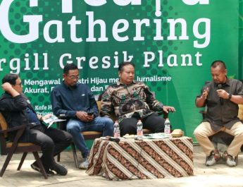 Cargill Indonesia Ajak Wartawan Tanam Pohon dan Bahas Tantangan Industri Hijau