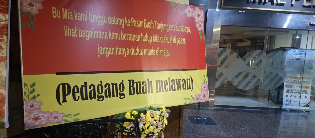 Karangan Bunga Kritik Pedas Kepung Siola, Pedagang Buah Tanjungsari Sentil Kepala Dinkopumdag