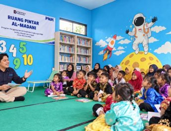 PNM Buka Akses Pendidikan Anak di Pacitan, Lumbung Desa Jadi Ruang Belajar