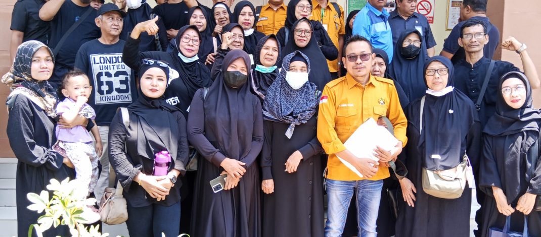 Sengketa Lahan Kampung Sate Digugat, Puluhan Warga Geruduk PN Gresik