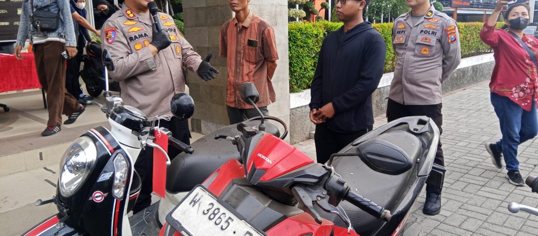 Dua Residivis Curanmor Dilumpuhkan, Kapolres Gresik Kembalikan Motor Korban Gratis