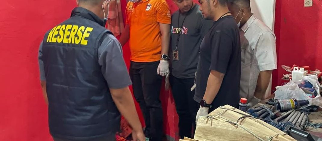 Diduga Cemburu, Wanita di Menganti Habisi Tunangan Lalu Hubungi 110