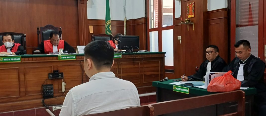 Di Tengah Duka Kehilangan Ayah, Santoso Utomo Tetap Hadapi Pemeriksaan Terdakwa