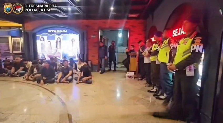 Polda Jatim Gencar Razia Hiburan Malam, Tiga tempat Dirazia Termasuk Di Tunjungan Plaza Surabaya, 20 orang Positif