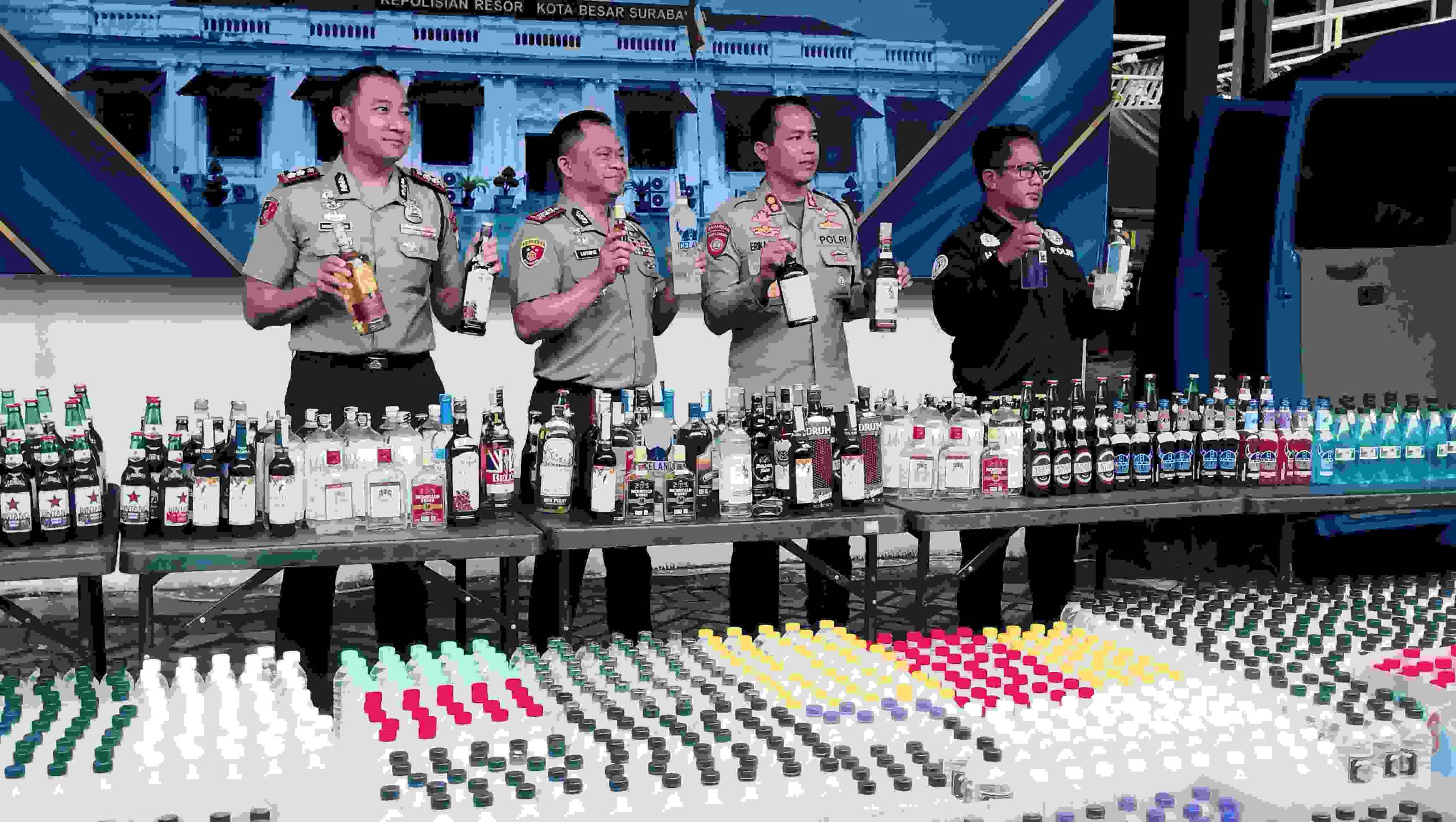 Ribuan Botol Miras Ilegal Disita Polrestabes Surabaya, Polsek Rungkut Terbanyak