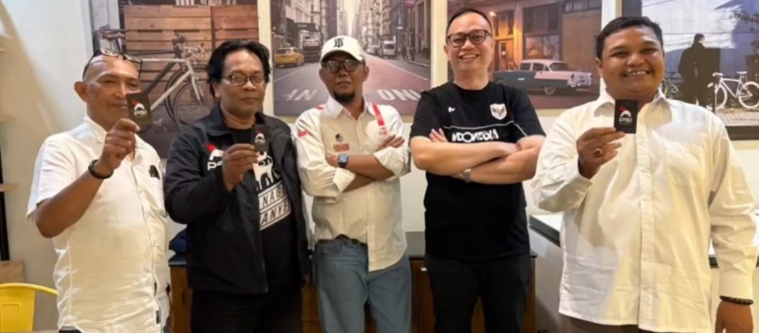 Eks Pengurus PDIP Surabaya Terlihat Pegang Kartu PSI, Sekretaris DPD Cek Status Keanggotaan